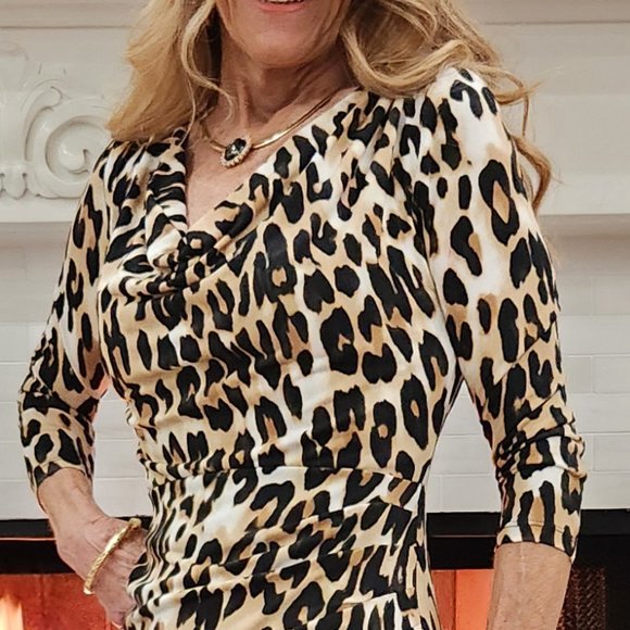 LIMITED, SEXY DRESS, SIZE XS, SUPER COMFORTABLE, DRAPED NECK, FULLY LINED - Picture 4 of 6